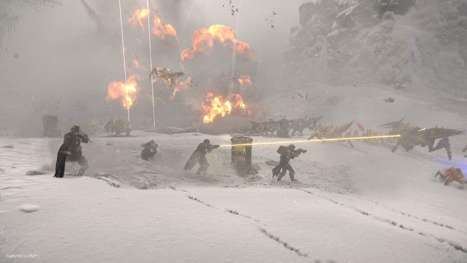 Helldivers 2 screenshot of soldiers fighting in the snow