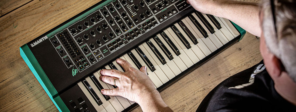 PWM Mantis synthesizer